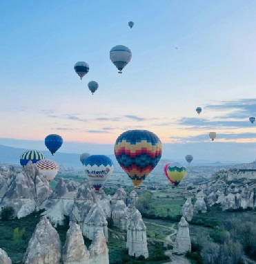 土耳其卡帕多奇亚热气球